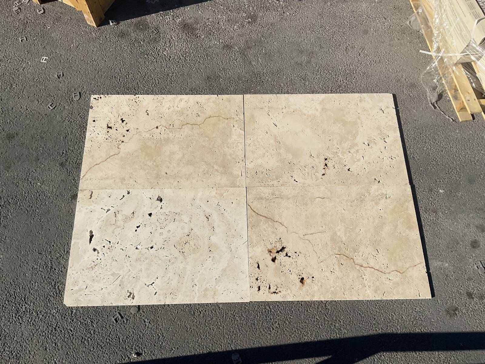 Travertin extérieur grand format 60x90 cm light mix, choix commercial – pierre naturelle aux nuances claires idéale pour terrasses et piscines