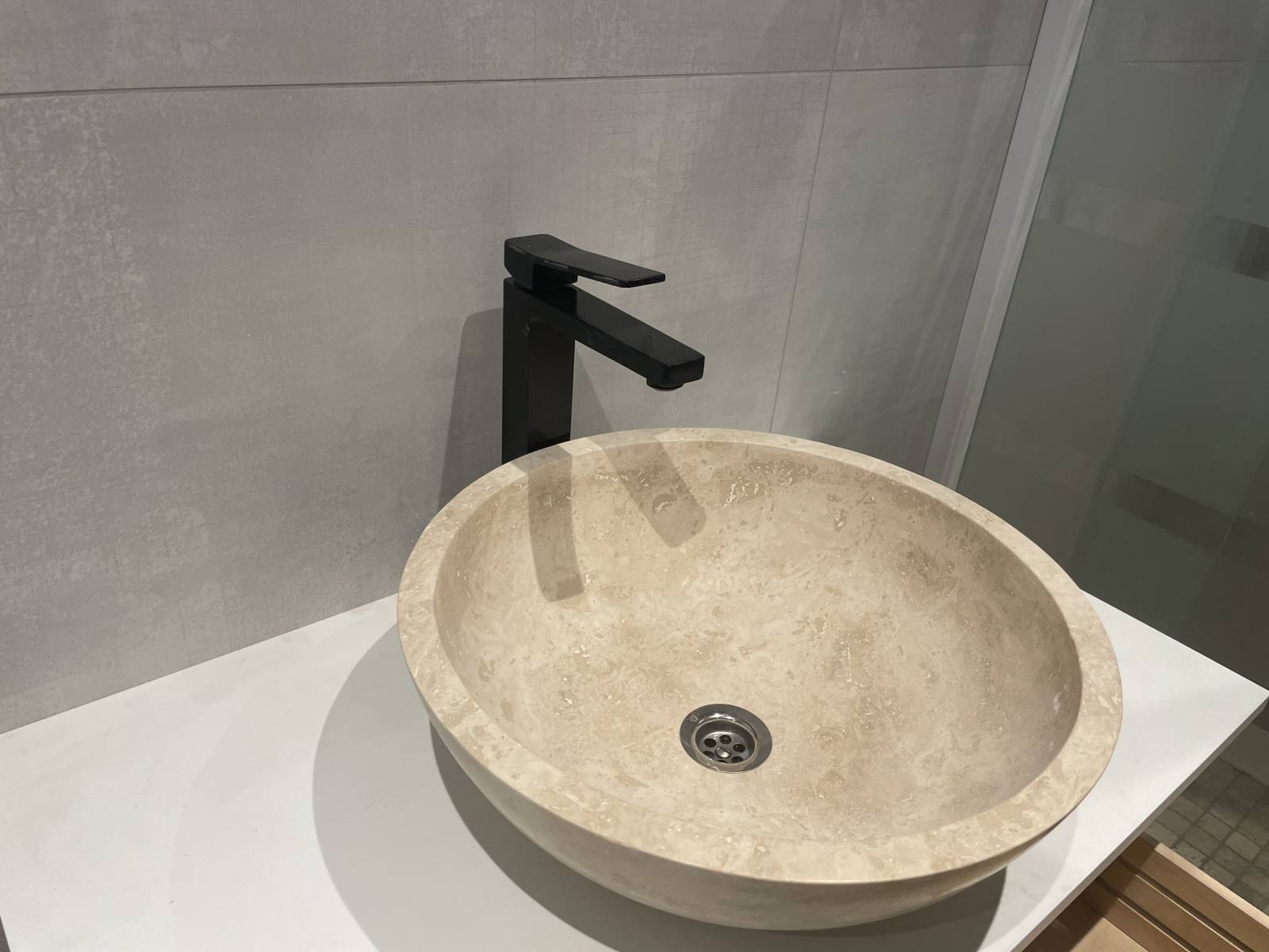 Vasque en travertin, pierre naturelle - Travertin véritable unibloc lave main idéal pour salle de bain Paris